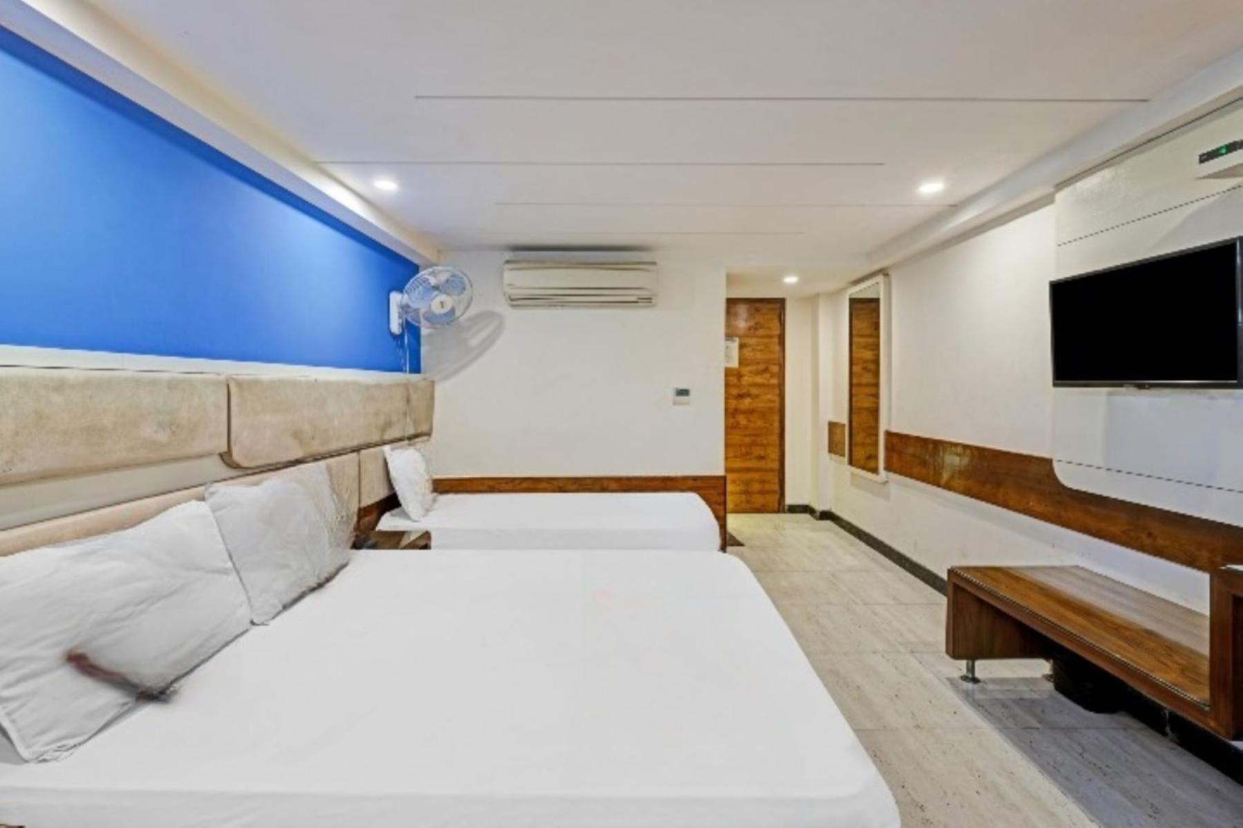Hotel Keshew International Nueva Delhi Exterior foto