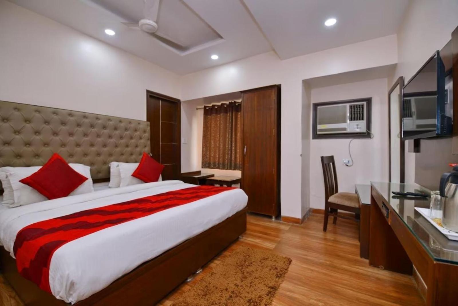 Hotel Keshew International Nueva Delhi Exterior foto
